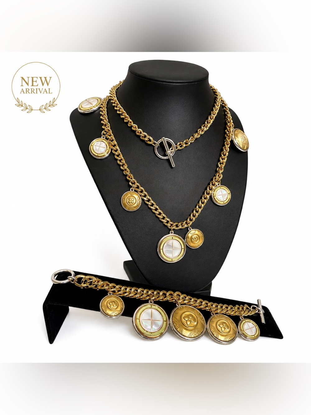 ✨ BCBG Vintage Gold-Tone Charm Necklace & Matching Bracelet Set ✨